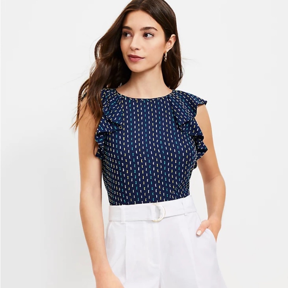 LOFT Clip Ruffle V-Back Shell in Multi Navy size Medium